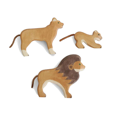 Wooden Lion Family Set